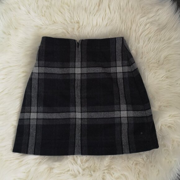 Aritzia Dorine Wrap Front Skirt in Black/Grey Checked - Size 0 - Picture 4 of 6